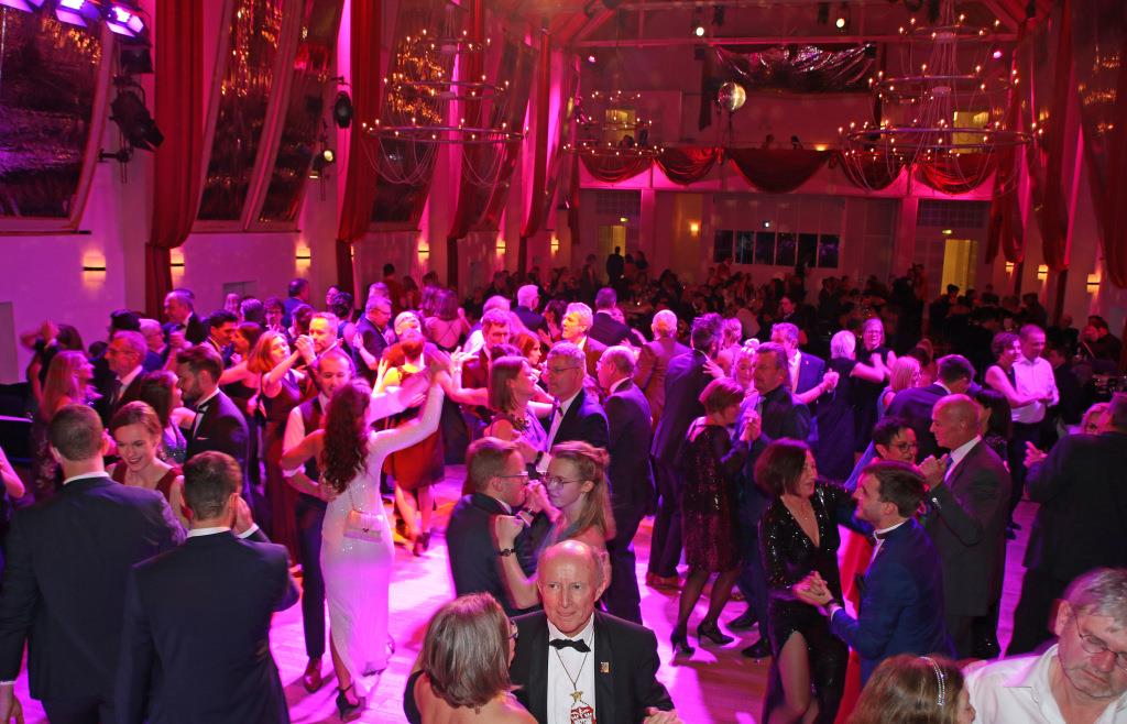 Rauschende Ballnacht im Stadttheater