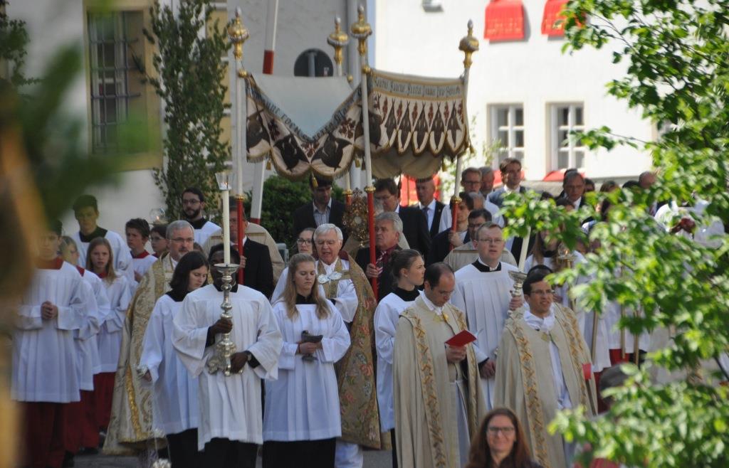 Um 293 Hochfest Der Leibes Und Blutes Christi – IOQJ