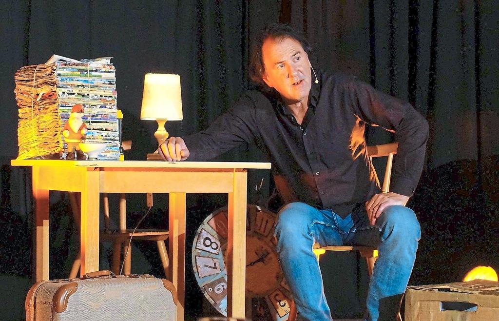 Stefan Waghubinger lässt die Leute herzlich lachen beim Kabarettabend