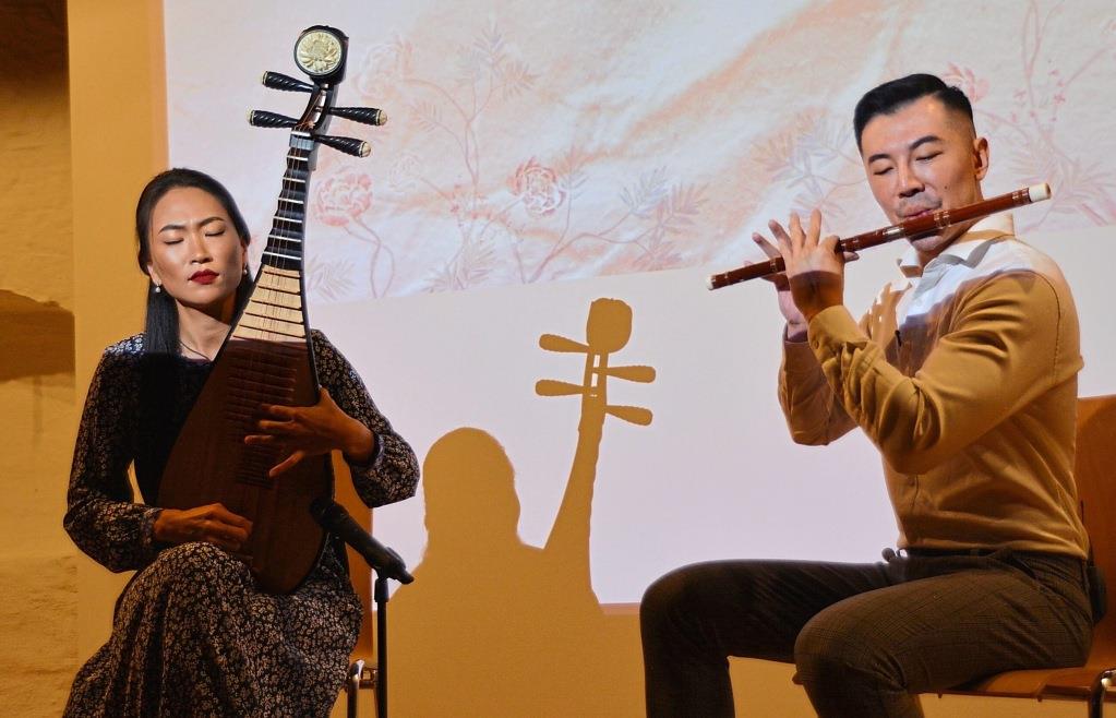 Krieg und Frieden Die Reihe „Ost trifft West“ des KonfuziusInstituts