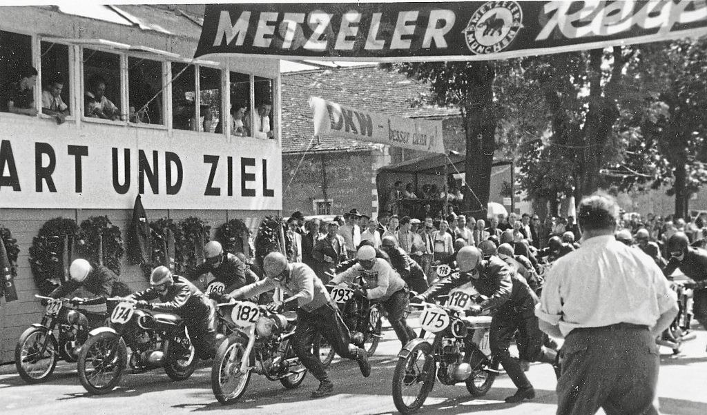 Motorradrennen Auf Der Victoria-Kampfbahn In Den 1950er Jahren