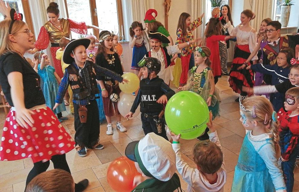 Helau und Bunt! Faschingsspaß für Groß und Klein mit Kostenlosen Ausmalbildern