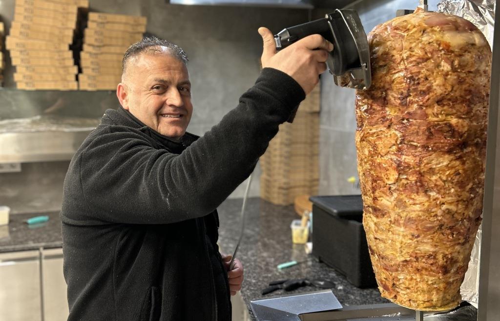 Einmal Döner mit allem und Inflation So halten es Gastronomen in Kelheim mit den Preisen