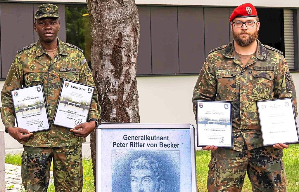 Zivile Ausbildung bei der Bundeswehr: Lehrgangsteilnehmer ausgezeichnet