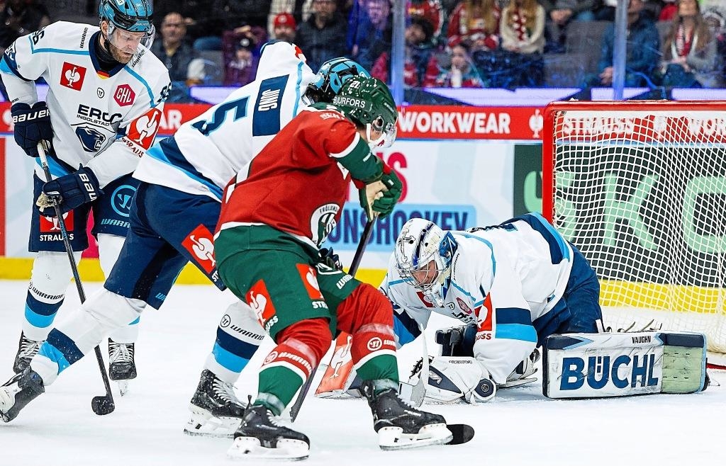 -Das-kann-sich-sehen-lassen-ERC-Ingolstadt-um-Goalie-Pertuch-ist-stolz-auf-starke-Europacup-Saison