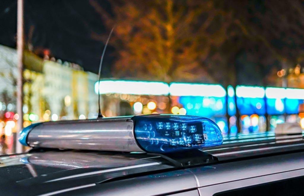 Grober Unfug in Augsburg: Unbekannte werfen Böller durch Fenster in ...