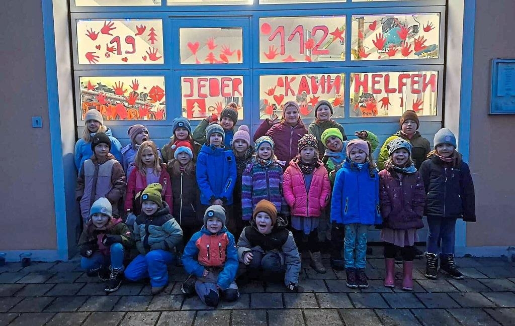 Gelungene-Adventsfenster-Aktion-in-Paulushofen