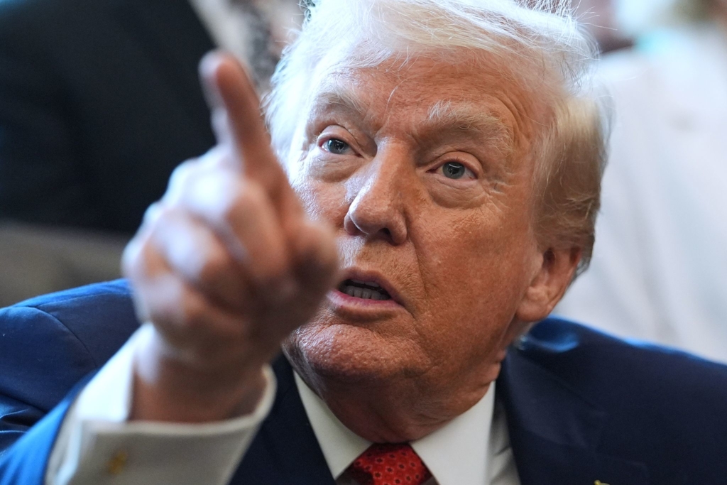 Warum-Europa-Trump-nicht-einfach-den-Stinkefinger-zeigt