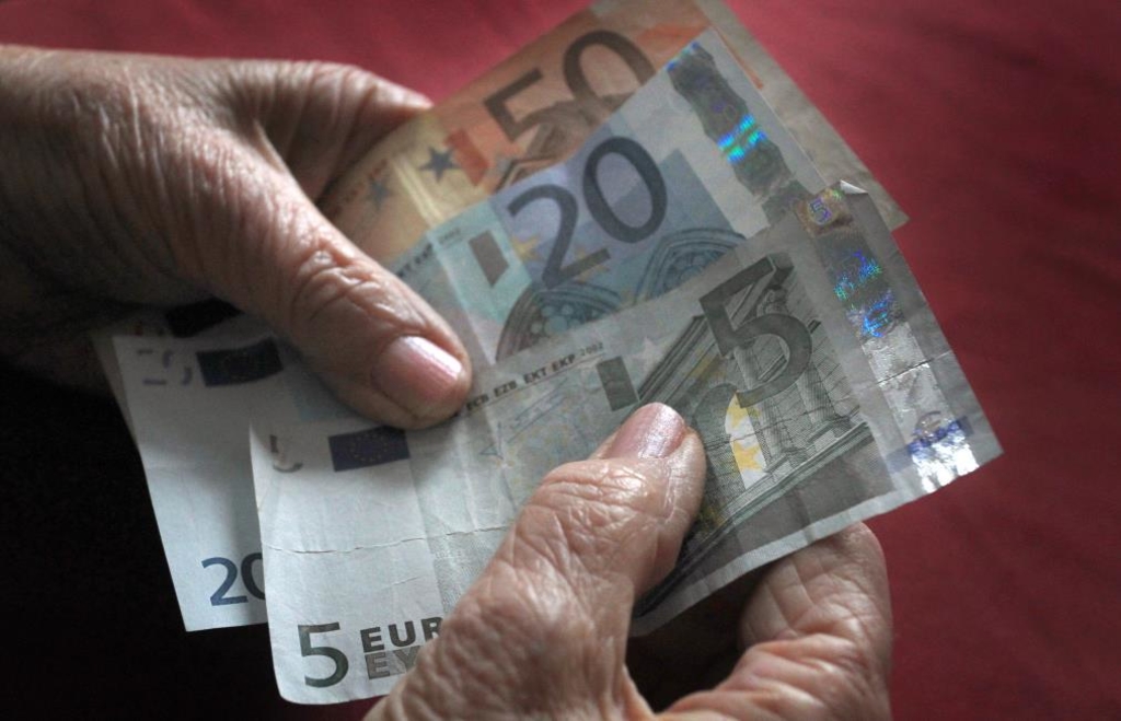 Rentenbeginn-nach-Beitragsjahren-warum-Frauen-bei-dem-Modell-benachteiligt-w-ren