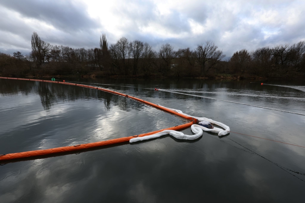 Diesel-im-Main-wohl-durch-menschliches-Versagen