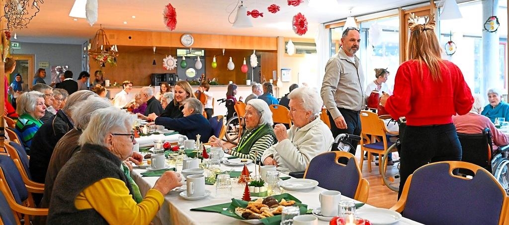 Nachdenkliches-und-Lustiges-im-Schrobenhausener-Altenheim-St-Georg
