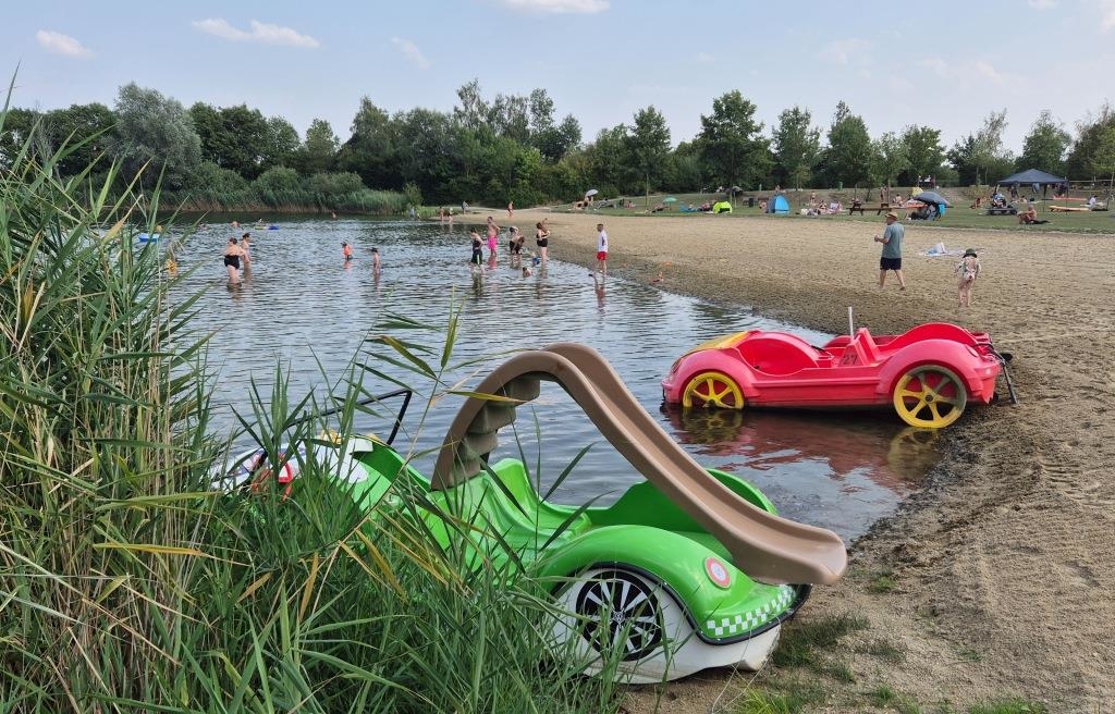 Free entry and parking, affordable food - | but hardly any visitors: This ...