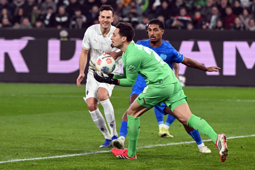 Eigentor-bremst-M-nchengladbach-Remis-gegen-Leverkusen