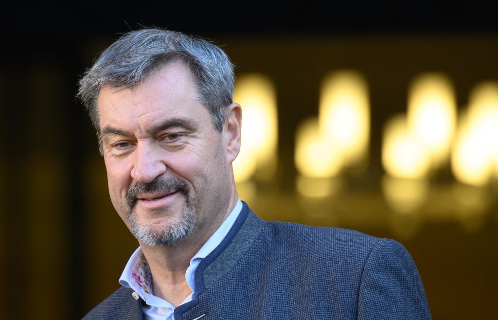 Possible factory closures: Söder calls for