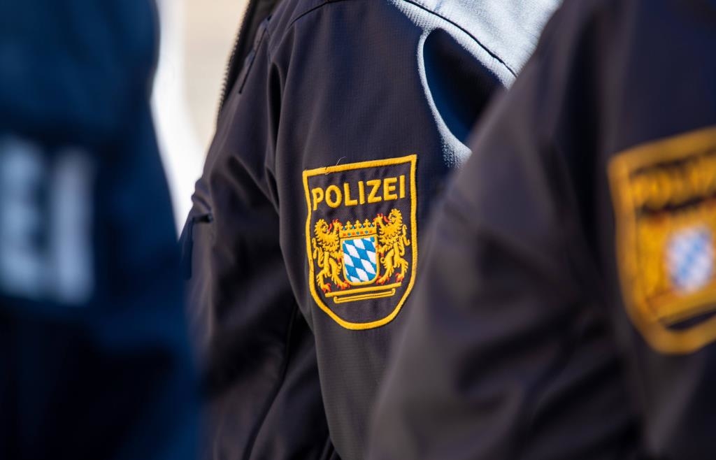 46-J-hriger-stiehlt-in-Supermarkt-in-Ingolstadt-Alkohol-und-erleichtert-sich-auf-Gehweg