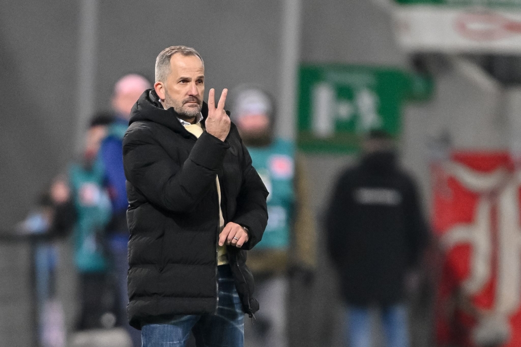 Ende-der-Englischen-Woche-Paar-Wehwehchen-in-Augsburg