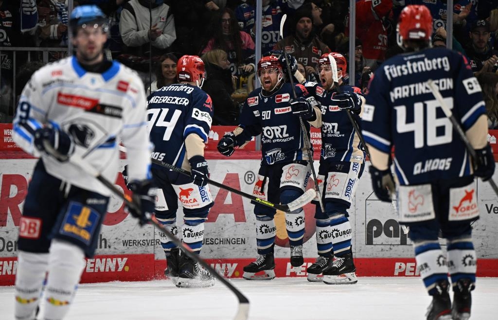 Aufholjagd-nach-0-4-R-ckstand-wird-nicht-belohnt-ERC-Ingolstadt-verliert-in-Schwenningen-mit-3-5