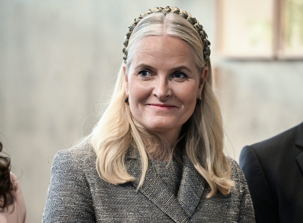 Mette-Marit-entschuldigt-sich-f-r-Freundschaft-mit-Epstein