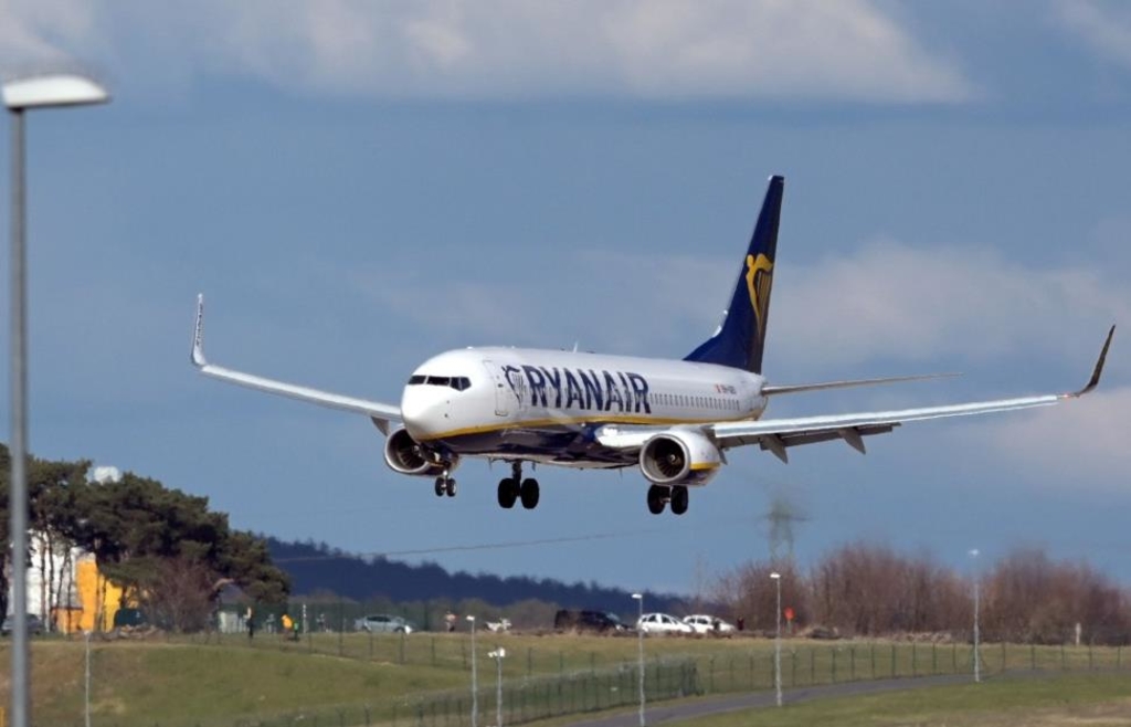 After Ryanair window shock: Woman describes horror flight to Memmingen