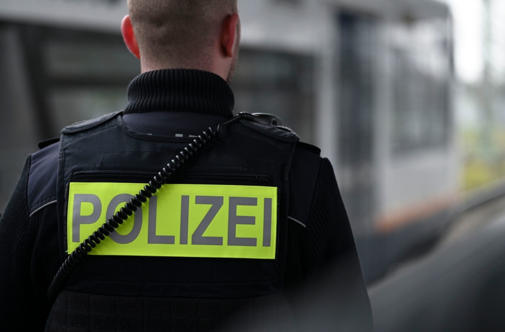 Zugbegleiter-stirbt-bei-Angriff-fassungslos-und-traurig-