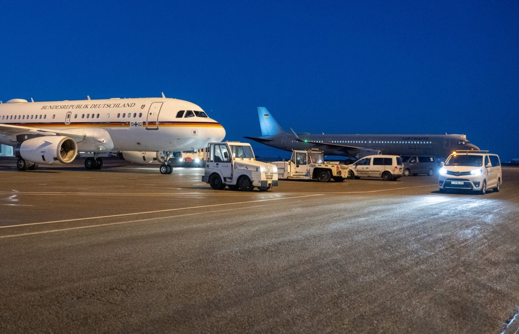 Ministerium-rechtfertigt-Einsatz-zweier-Regierungsflieger