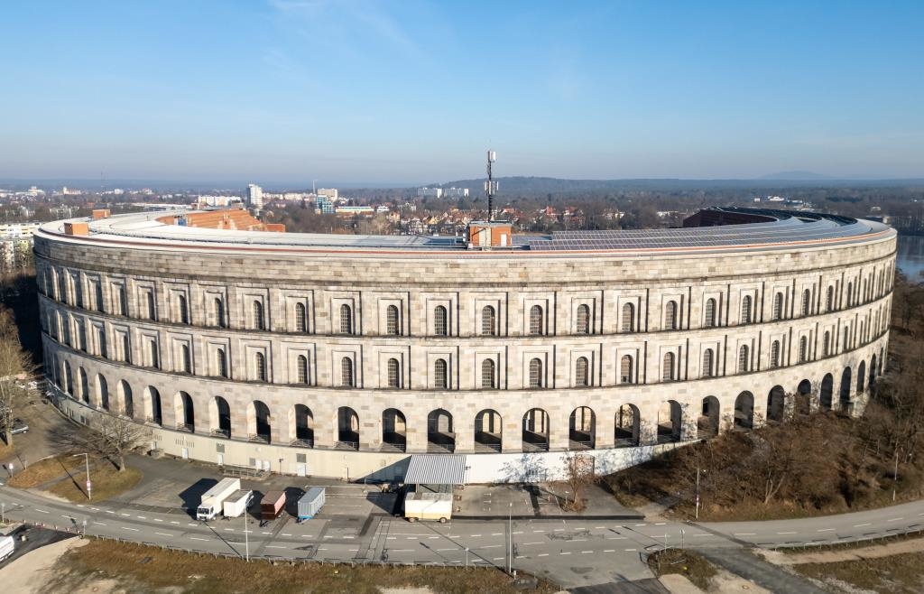 Nazi-Bau-in-N-rnberg-wird-zum-Kulturort-Stadt-vergibt-Ausbau-der-Kongresshalle