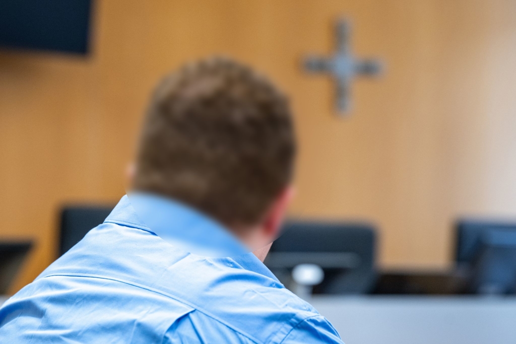 Eigene-Oma-angez-ndet-Haftstrafe-f-r-Totschlag