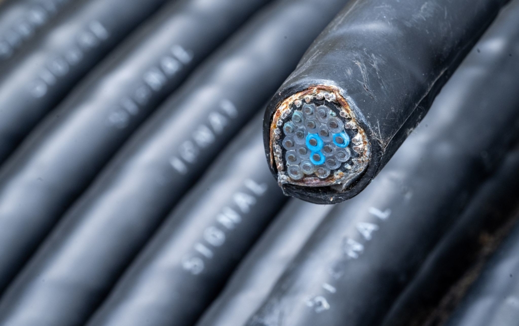 Bahnverkehr-wegen-Kabelsch-den-beeintr-chtigt