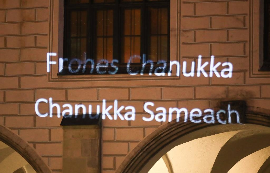 Nach-Anschlag-am-Bondi-Beach-Bayerns-Beh-rden-sehen-keine-konkrete-Gefahr-f-r-Chanukka-Feiern