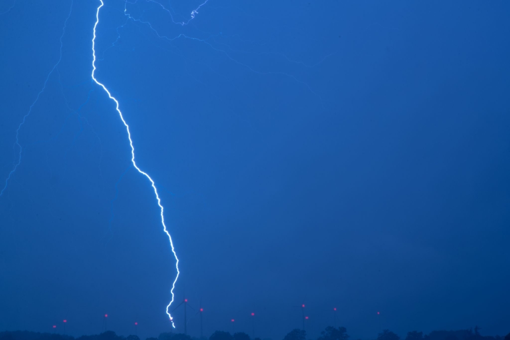 Dutzende-Verletzte-nach-Blitzeinschlag-in-Brasilien-bei-Demo
