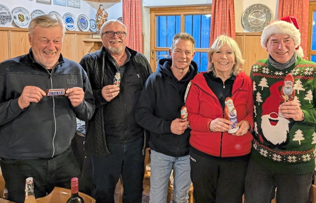 Zielsicher-mit-der-Kugel-Das-sind-die-Sieger-beim-Boule-Turnier-des-SC-Wolnzach