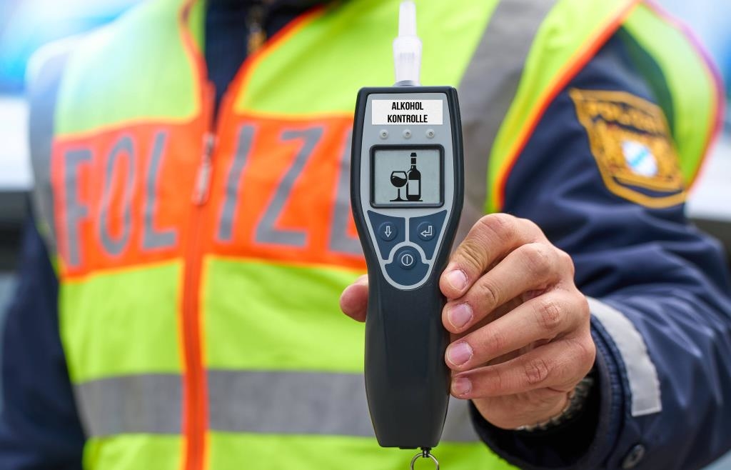 Betrunkener-verursacht-Unfall-bei-Wolnzach-und-f-hrt-als-Geisterfahrer-ber-A93-und-A9