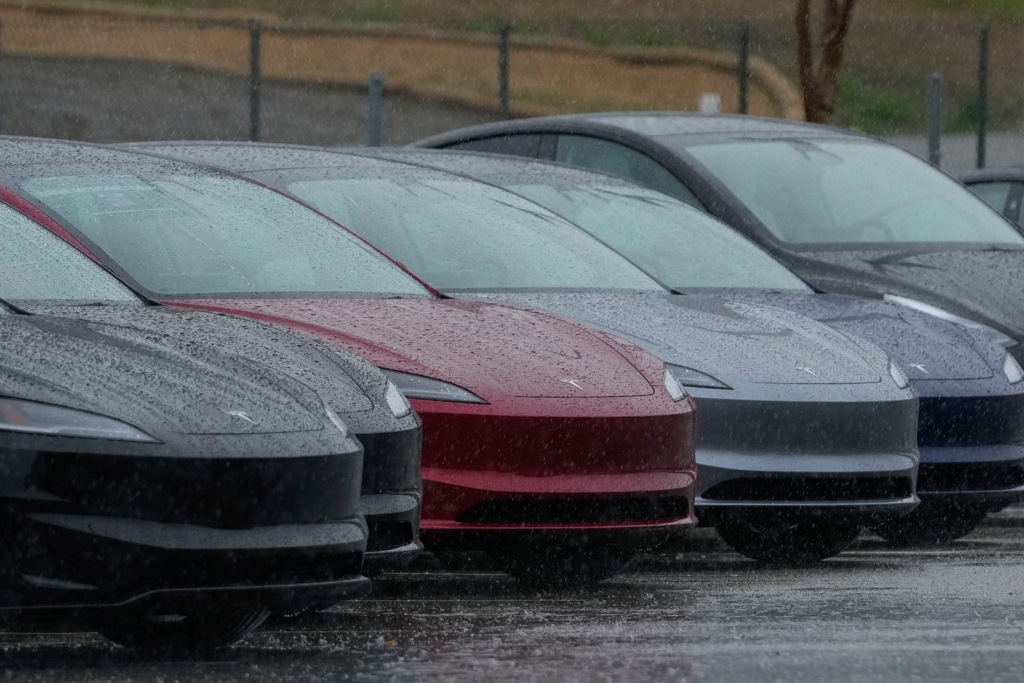 Tesla-droht-einmonatiger-Verkaufsstopp-in-Kalifornien