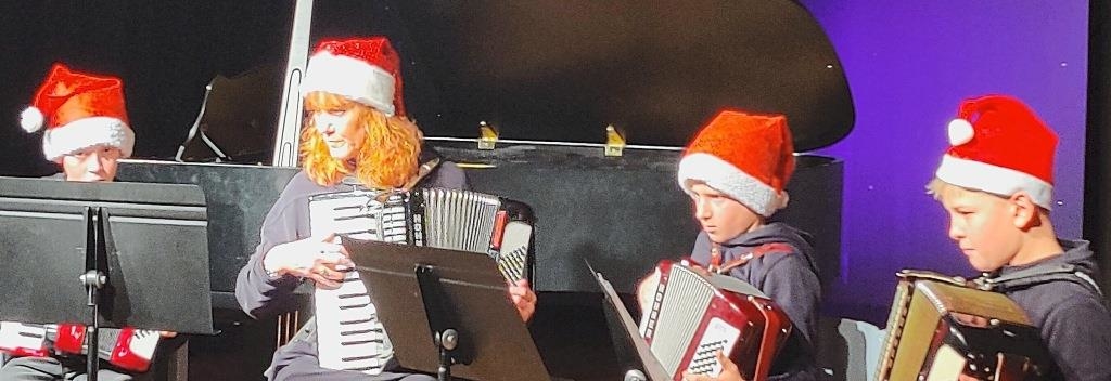 Festliche-Stimmung-beim-Adventskonzert-der-Schrobenhausener-Musikschule