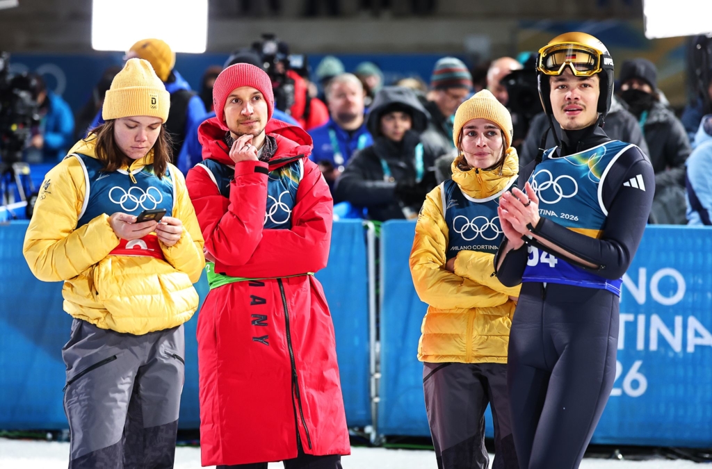Bier-gegen-Frust-und-Nachwehen-Skispringer-scheitern-knapp