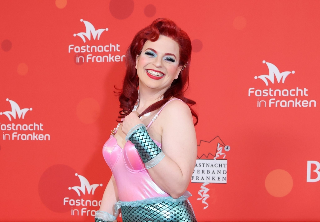 Arielle-Lagerfeld-und-Trapper-Politiker-bei-der-Fastnacht