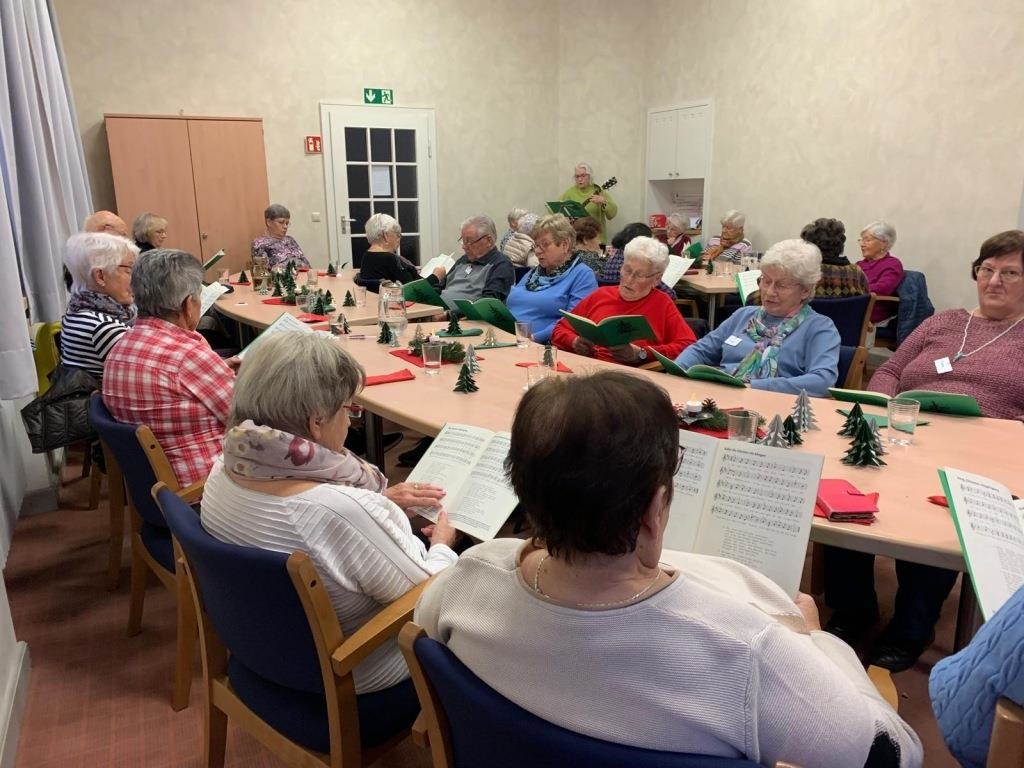 Bis-zu-30-Senioren-kommen-regelm-ig-ins-Schrobenhausener-Senioren-Caf-