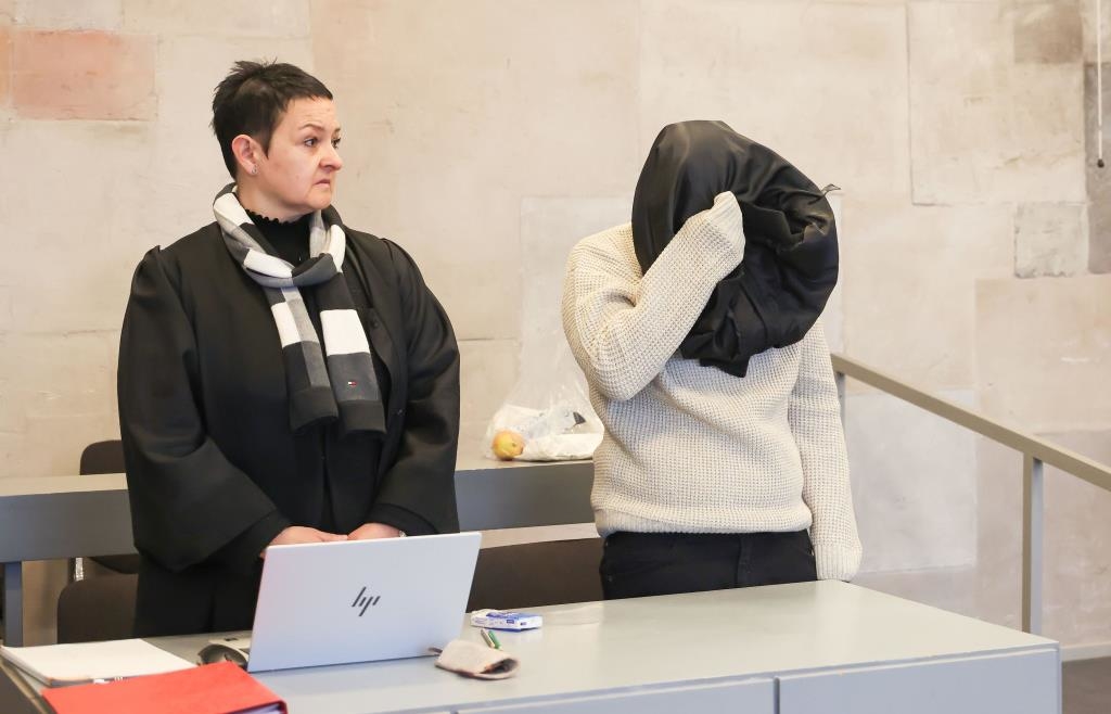 15-J-hrigen-am-Brombachsee-mit-Messer-ermordet-Angeklagte-19-entschuldigt-sich