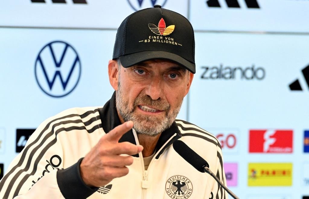 Jürgen Klopp starts with a record-sized double squad at the DFB