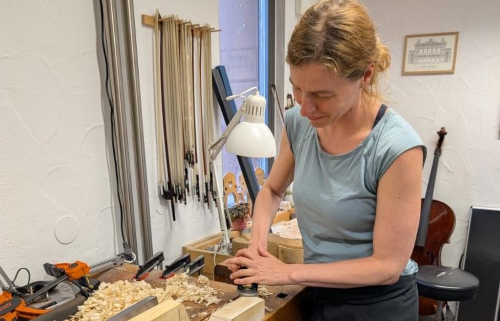 Bettina Rottler aus Ingolstadt baut Geigen, die nicht wie Stradivaris ... Bettina Rottler aus Ingolstadt baut Geigen, die nicht wie Stradivaris ...