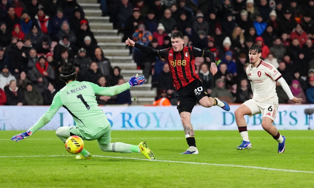 Liverpool-verliert-in-Nachspielzeit-Ex-Bayer-Profi-trifft