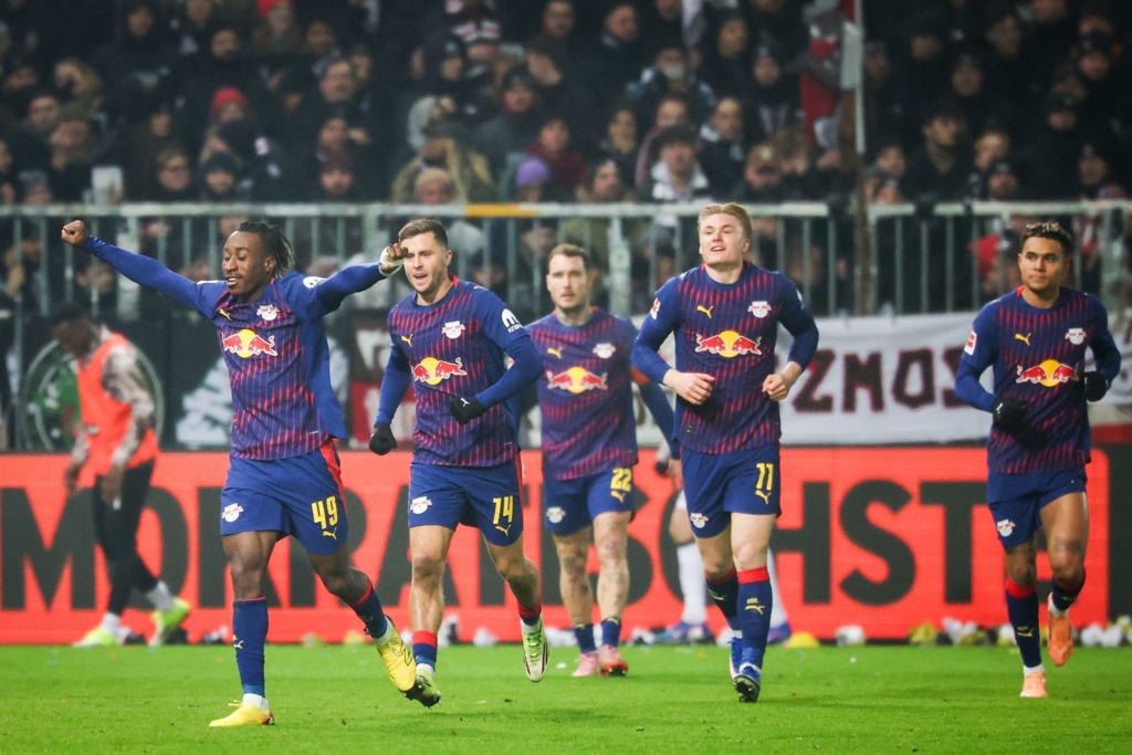 St-Pauli-rettet-sich-mit-sp-tem-Tor-zu-Remis-gegen-Leipzig