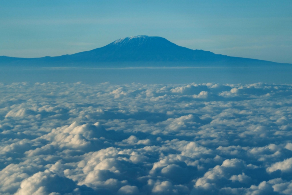 F-nf-Tote-bei-Hubschrauberabsturz-am-Kilimandscharo