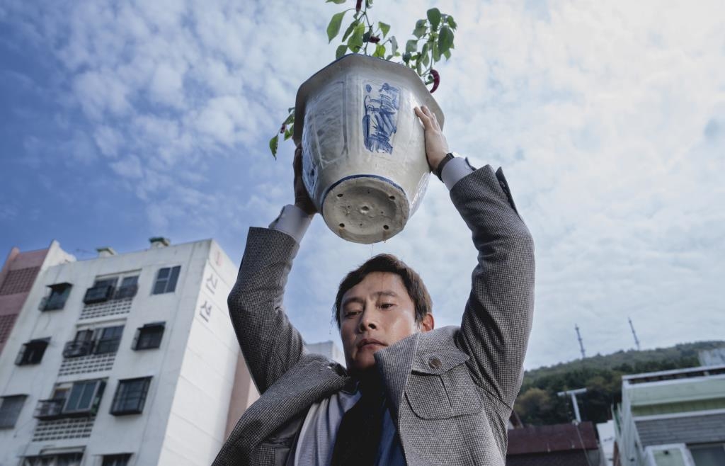 Ein-neues-Meisterwerk-aus-S-dkorea-Die-grandiose-Gesellschaftssatire-No-Other-Choice-jetzt-im-Kino