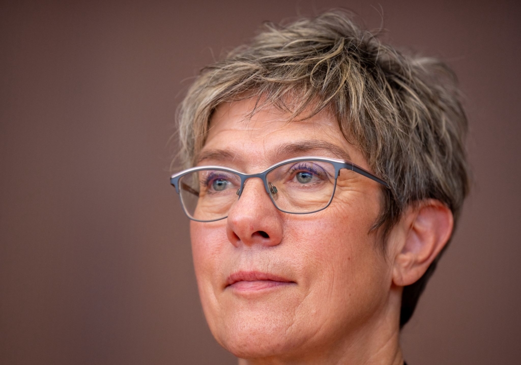Kramp-Karrenbauer-gewinnt-gegen-Merz-Kandidaten