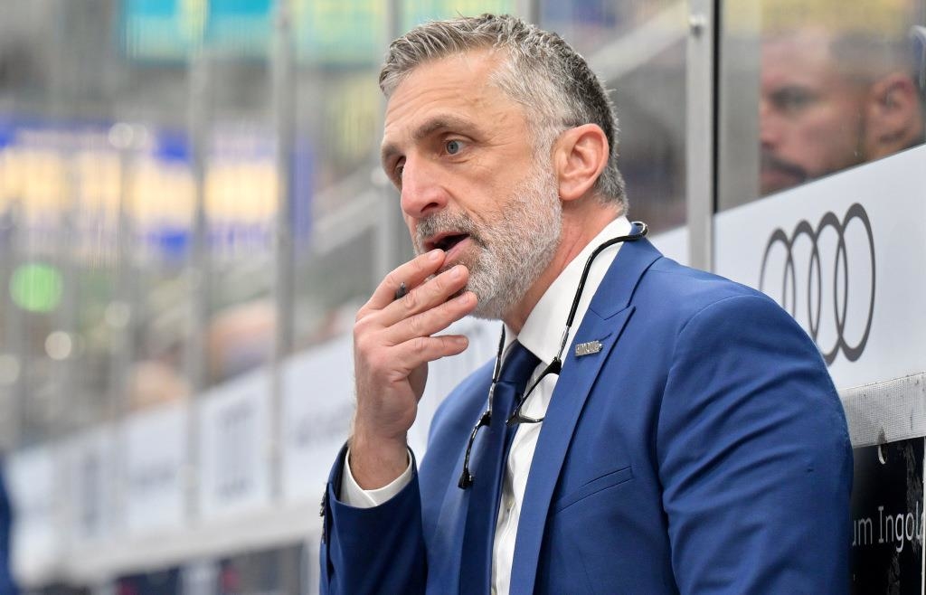 Was-der-ERC-Coach-ber-seine-Berufung-als-DEB-Co-Trainer-und-die-Partie-gegen-K-ln-sagt