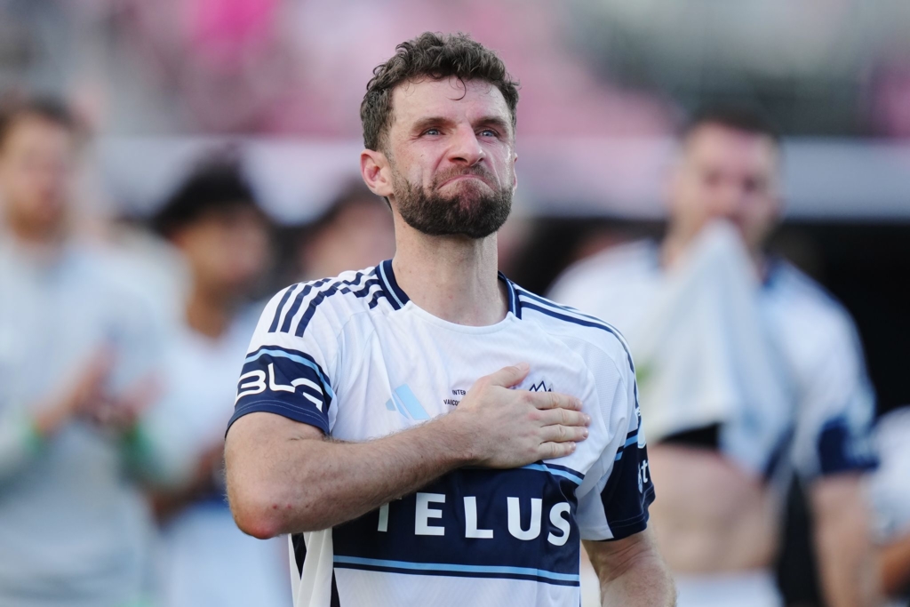 M-ller-l-sst-Karriereende-offen-Wasser-statt-Cocktail