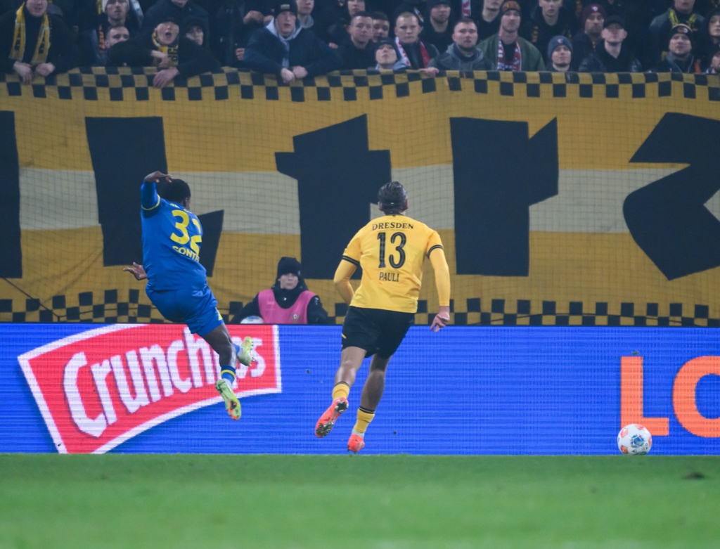 Braunschweig-schl-gt-sp-t-zur-ck-3-2-Sieg-in-Dresden