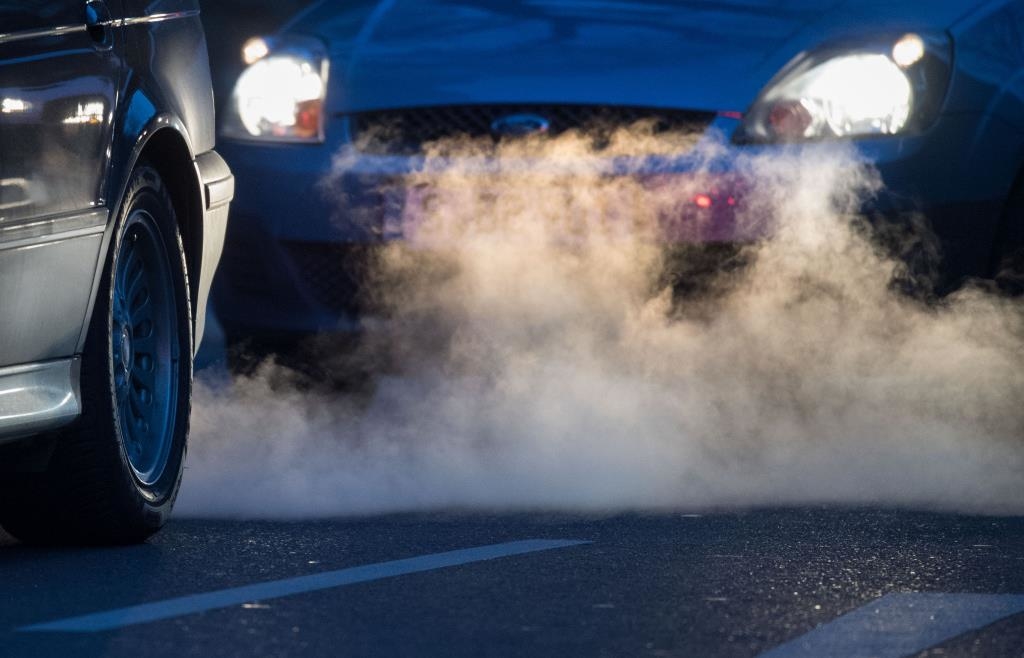 Doch-kein-Verbrenner-Aus-EU-Kommission-schl-gt-Aufweichung-des-Verbots-vor