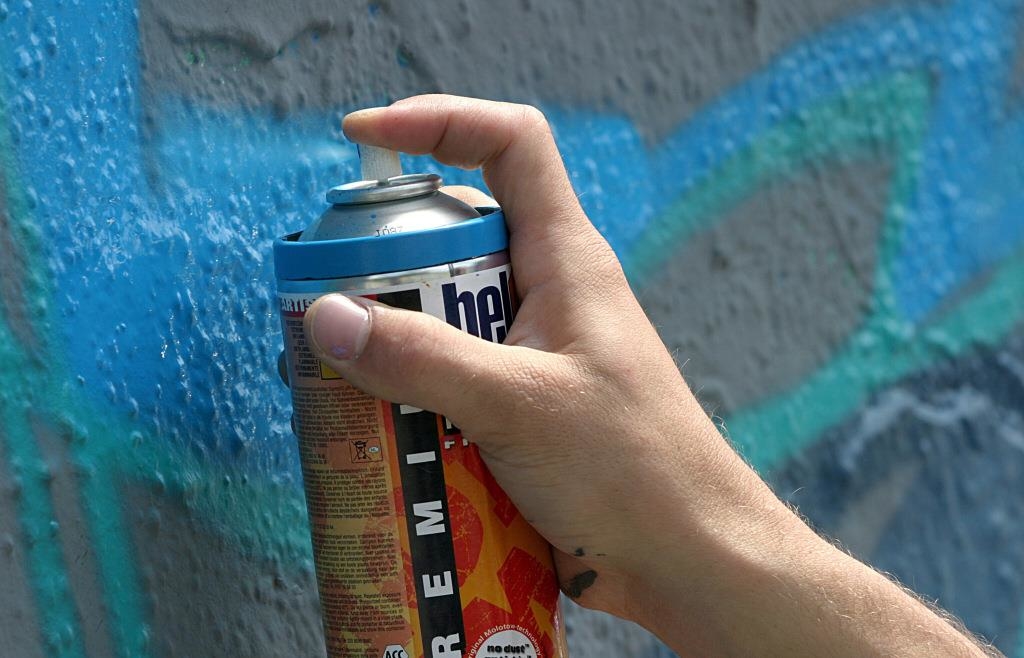 Graffiti-Sprayer auf der A8: Verfahren wird trotz kurioser Zufälle ...